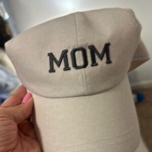 Cream 'MOM' Baseball Cap